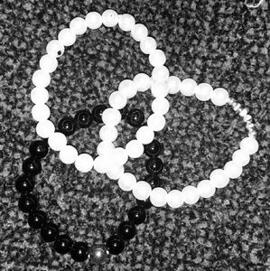 🌟Set of 3🌟 Trio of Black&White Pearlesque Bracelets